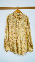 Load image into Gallery viewer, DAHLIA DESIGNS SHIRT 2026/17