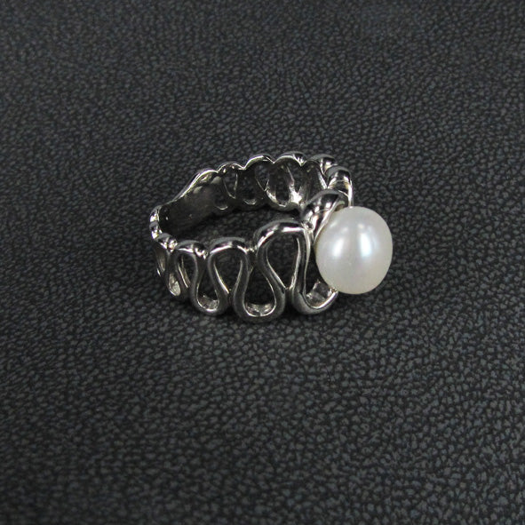 STAIRCASE TO THE MOON RING
