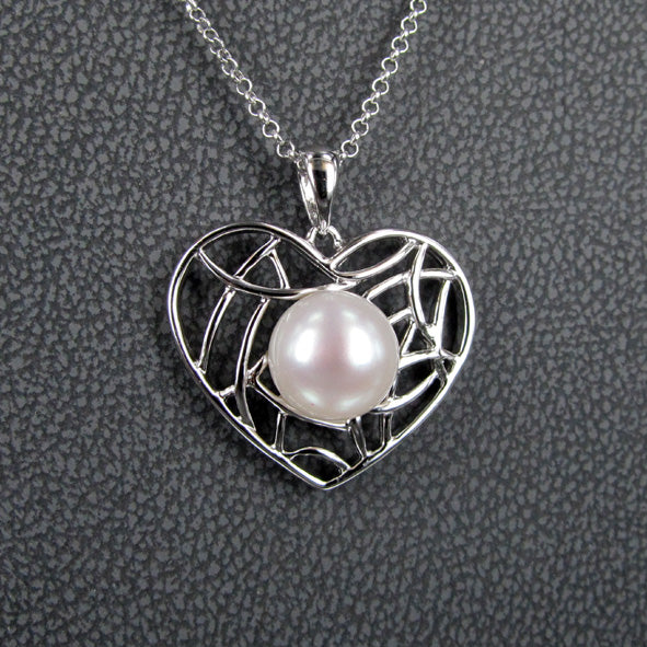 HEART AND PEARL PENDANT