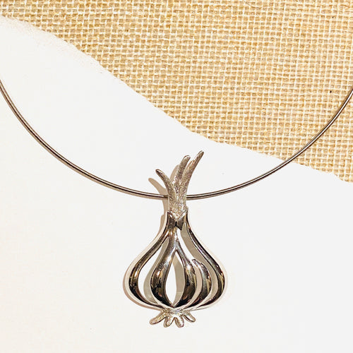 GARLIC BULB PENDANT